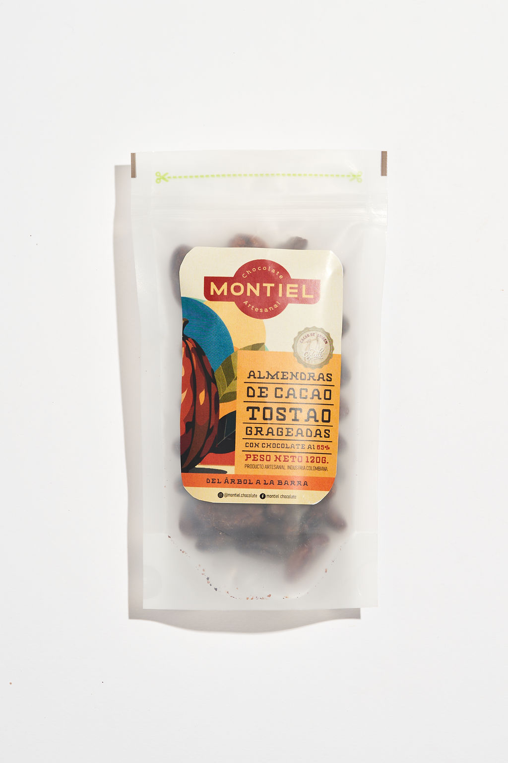 Almendras de cacao tostado grageadas chocolate artesanal 65% - Montiel Colombia